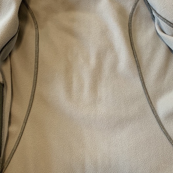 Columbia Omni-shield jacket. - Picture 5 of 5